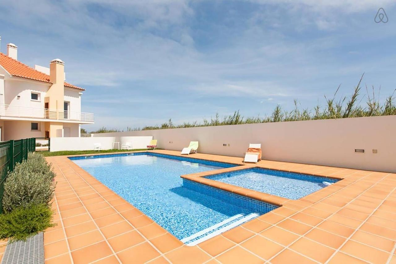 Casa Baleia - Praia E Piscina - 10 Pessoas فيريل المظهر الخارجي الصورة